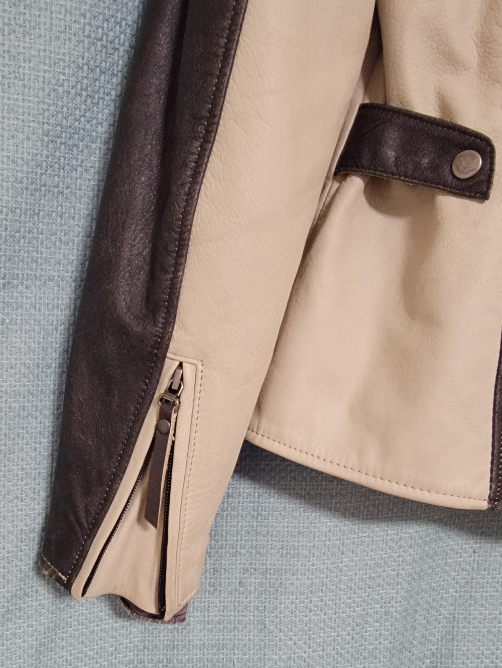 Harley Davidson Leather Jacket - Picture 6 of 8